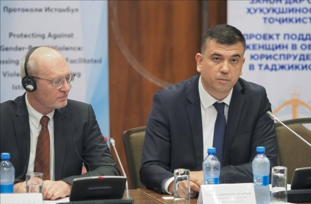 Иштироки муовини якуми вазири адлия дар мизи мудаввар