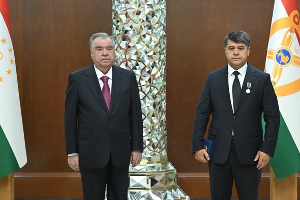 МУОВИНИ ЯКУМИ РАИСИ КУМИТАИ ДАВЛАТӢ БО МЕДАЛИ “ХИЗМАТИ ШОИСТА” ҚАДРДОНӢ ШУД