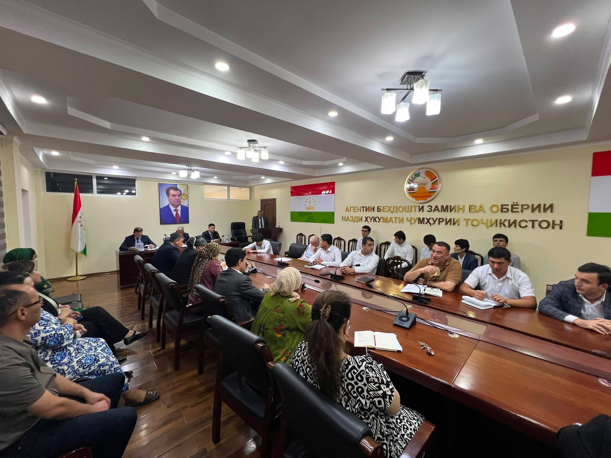 Вохӯрӣ бо кормандони Агентии назорати давлатии молиявӣ ва мубориза бо коррупсияи Ҷумҳурии Тоҷикистон дар мавзӯи «Стратегияи муқовимат ба коррупсия дар Ҷумҳурии Тоҷикистон барои давраи то соли 2030»